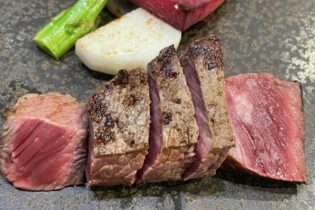 姉妹店の別府第一ホテルより徒歩2分　鉄板焼き屋「てっぱん焼き　作」さん