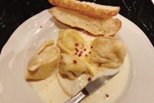 食べログ3.5、google4.4の名店　「ヴィア・デッラ・キエーザ」さん